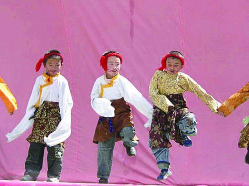 孩子的喜愛是朗瑪藝術(shù)延續(xù)傳承的基礎(chǔ)。