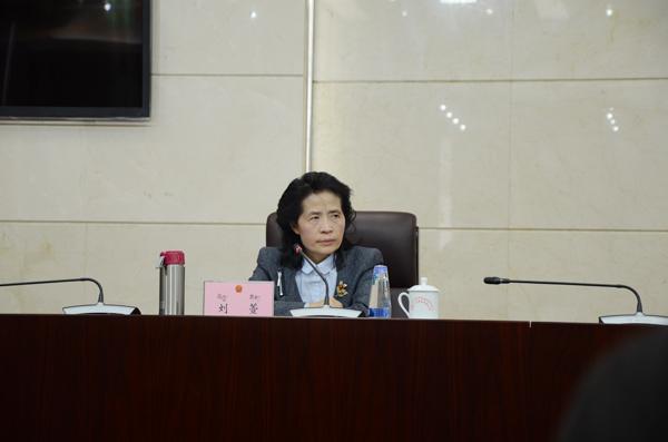西藏自治區(qū)人民政府副秘書(shū)長(zhǎng)、新聞發(fā)言人 劉萱.jpg