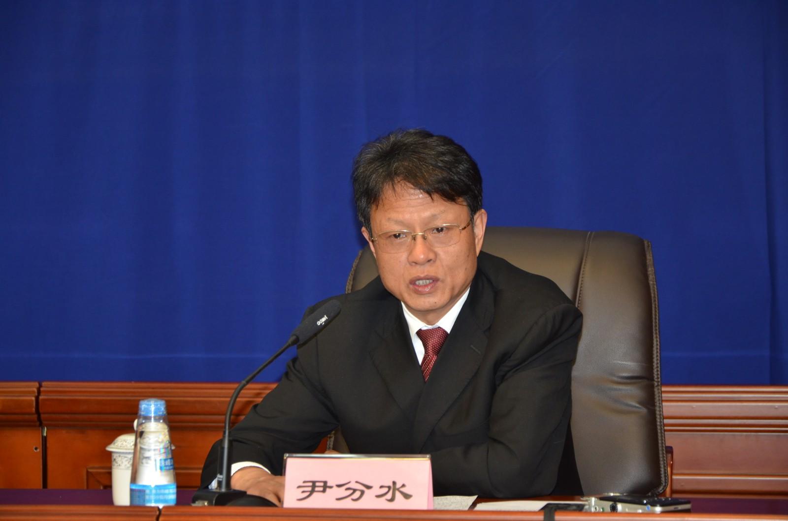圖為發(fā)言人：自治區(qū)扶貧辦黨組副書記、主任，自治區(qū)脫貧攻堅指揮部辦公室主任 尹分水.JPG