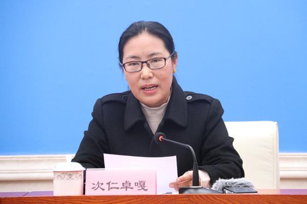 新聞發(fā)言人：拉薩市應(yīng)對(duì)新型冠狀肺炎疫情工作領(lǐng)導(dǎo)小組成員、拉薩市市場(chǎng)監(jiān)督管理局局長(zhǎng) 次仁卓嘎.jpg